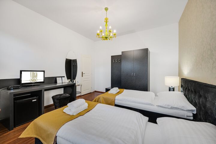 Room 4 of 48