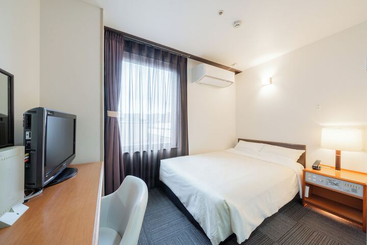 Room 9 of 50