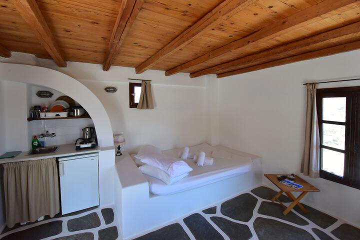 Room 4 of 101