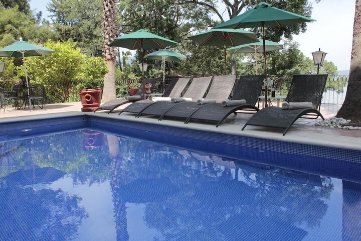 Pool 33 of 38