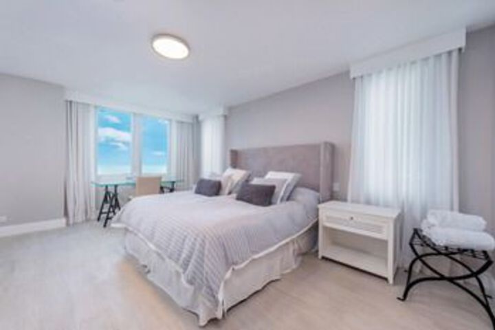 Room 10 of 23