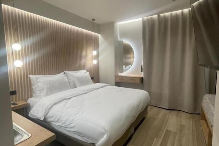 Room 18 of 45