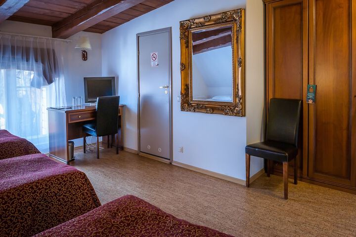 Room 43 of 115