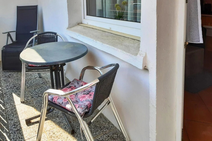 Terrace/Patio 2 of 7