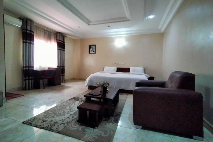 Room 21 of 38