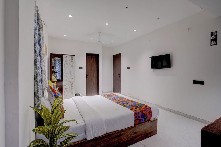 Room 10 of 36