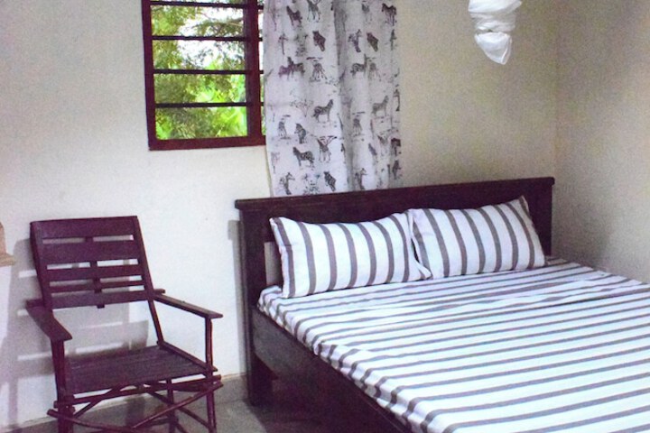 Room 5 of 18