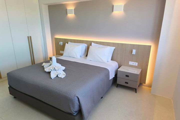 Room 32 of 156