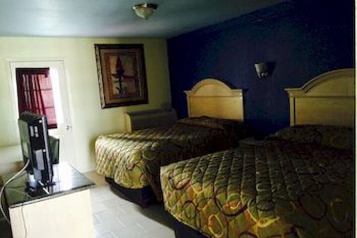 Room 13 of 31
