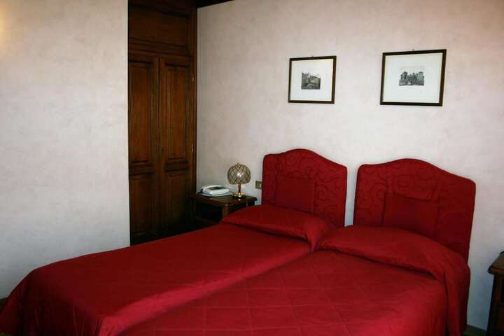 Room 11 of 62