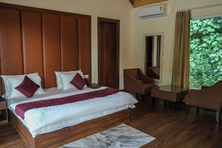 Room 4 of 10