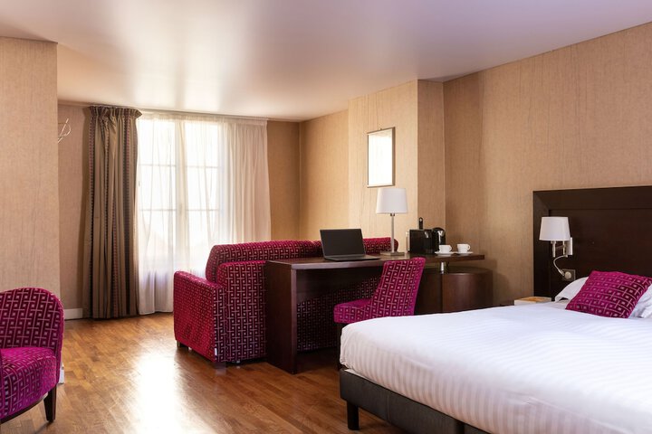 Room 6 of 23
