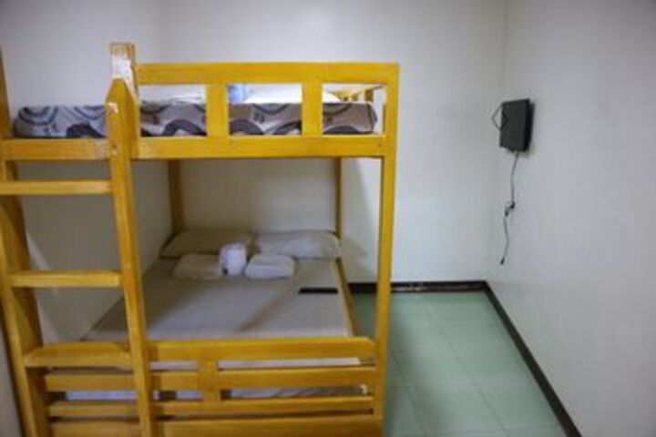 Room 6 of 19