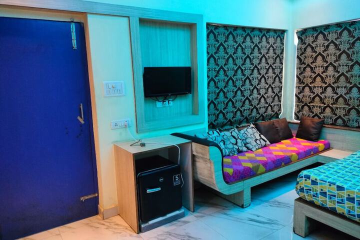 Room 27 of 66