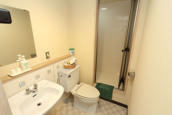 Room 10 of 21