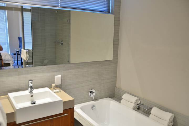 Room 10 of 42