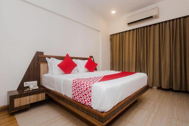 Capital O 13823 Hotel Praveen International