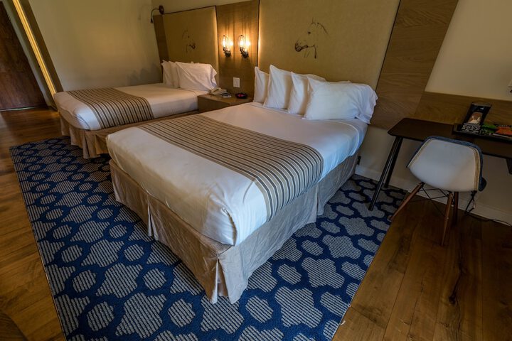 2 Queen Beds Ground Floor Main Building (13 of 17)
