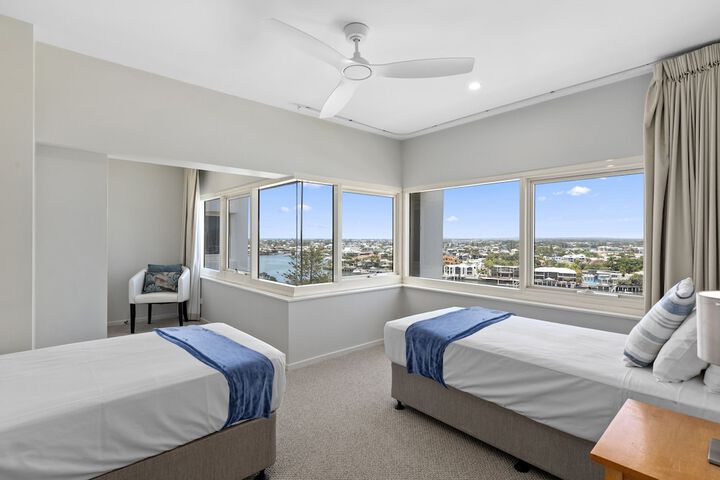 Room 8 of 230