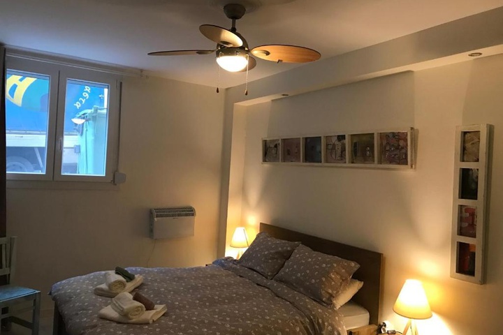 Room 5 of 13