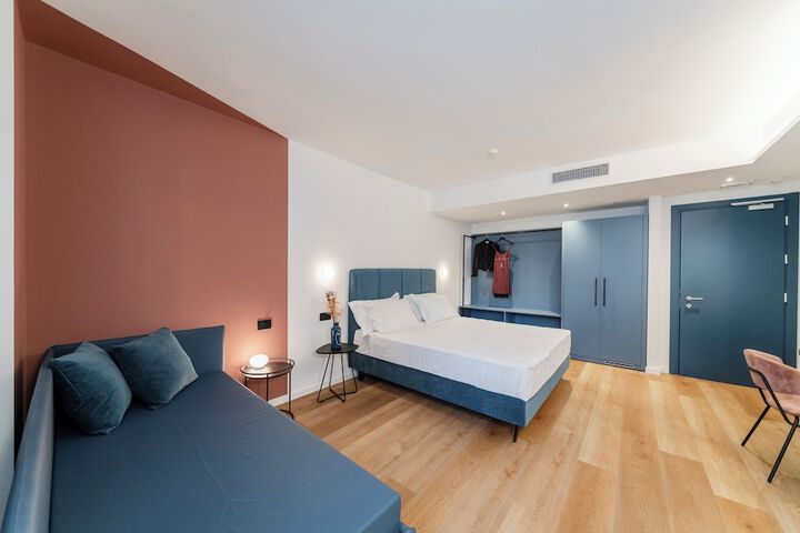 Room 7 of 28