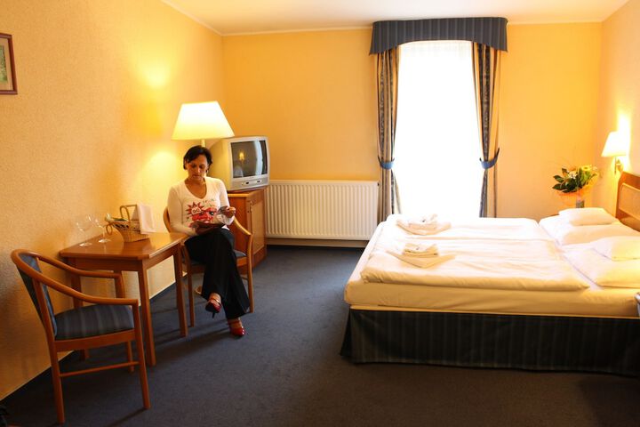 Room 5 of 45