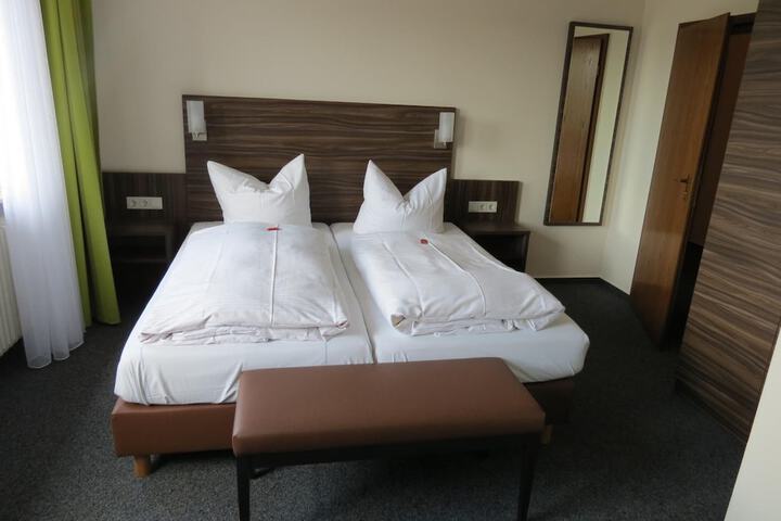 Room 20 of 39