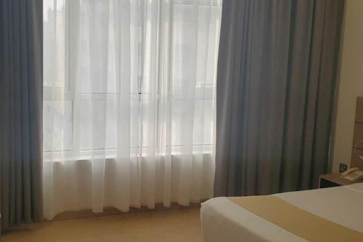 Room 10 of 74