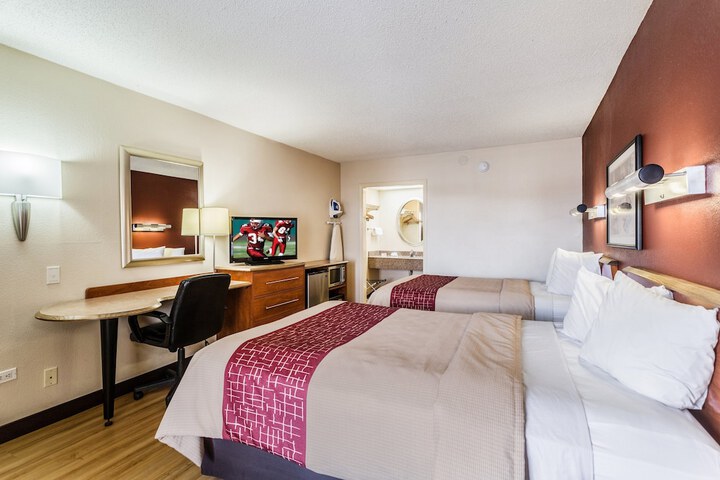 Deluxe 2 Double Beds Accessible (3 of 9)