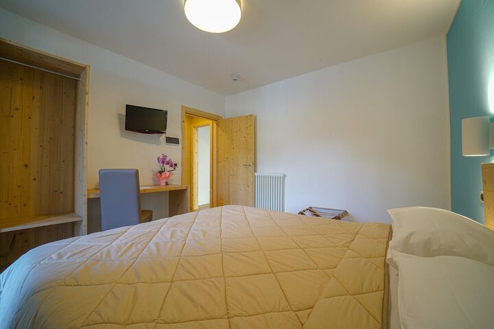 Room 16 of 63