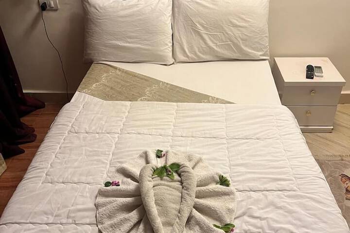 Room 4 of 43