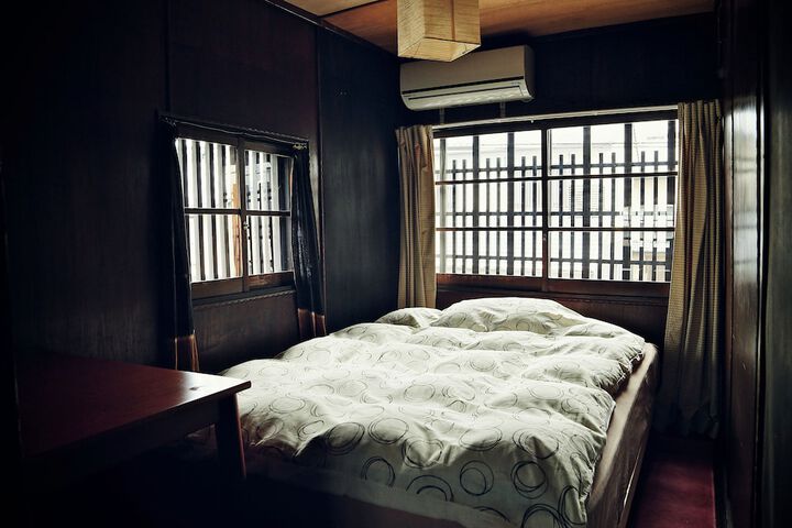 Room 2 of 12