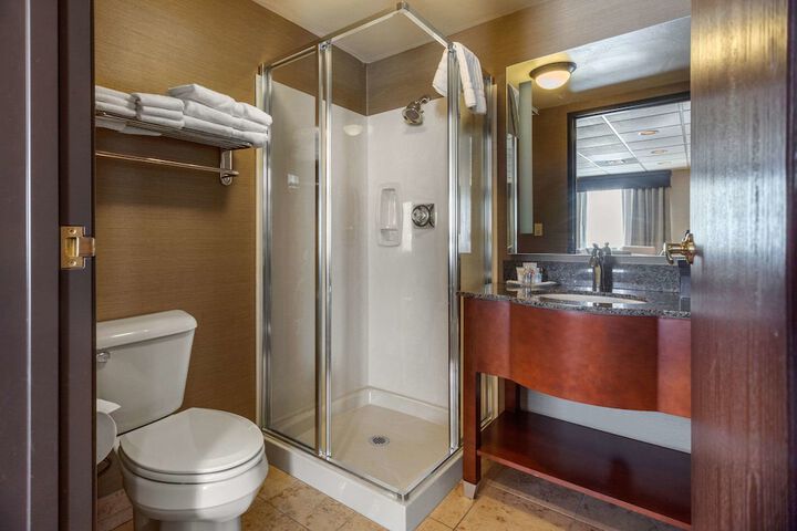 2 Double Beds Suite (17 of 31)