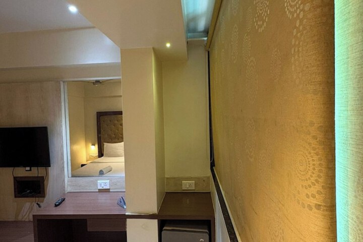Room 18 of 33