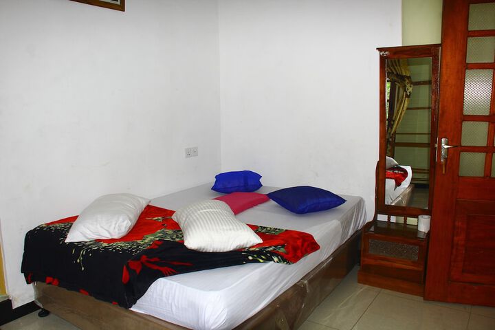 Room 8 of 43