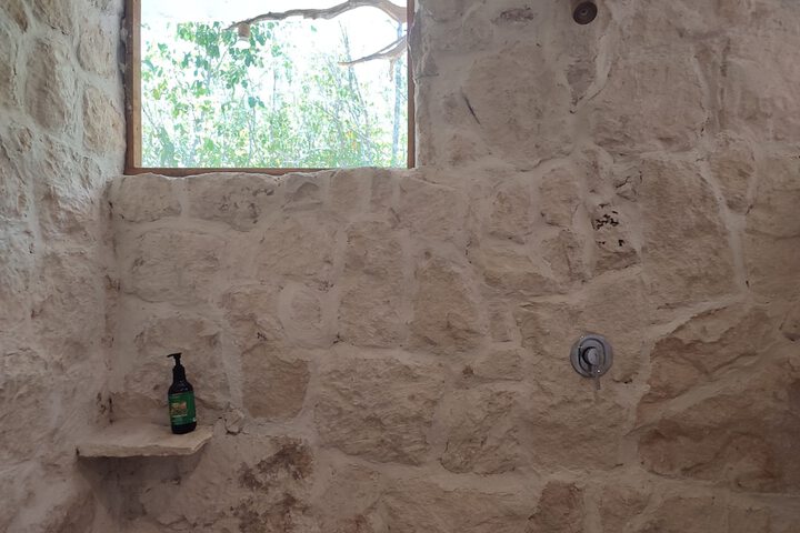 Room 73 of 121
