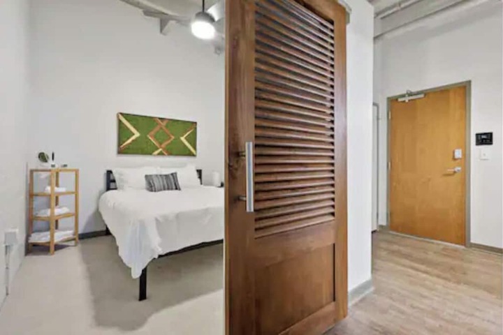 Room 42 of 237