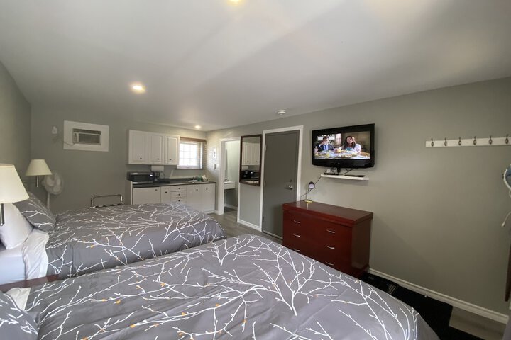 Room 13 of 118