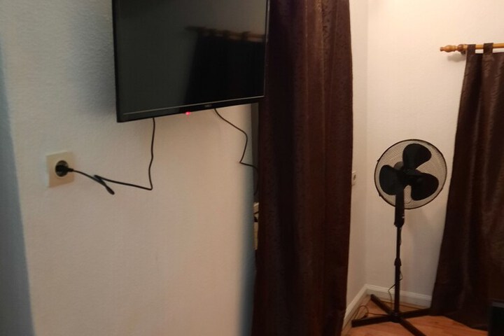 Room 3 of 12