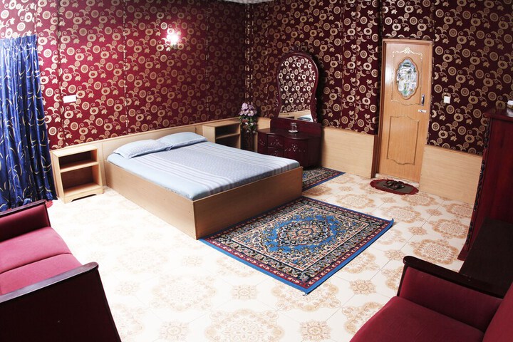 Room 10 of 19