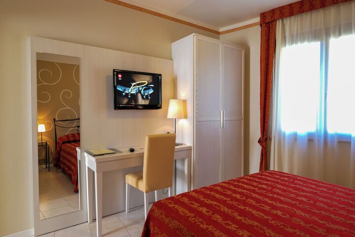 Room 15 of 92