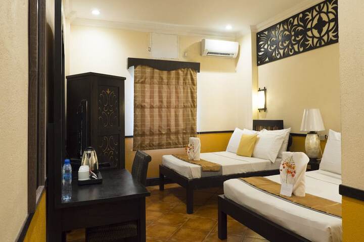Room 10 of 34