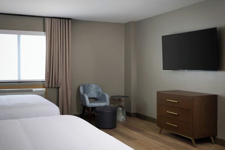 Room 12 of 38