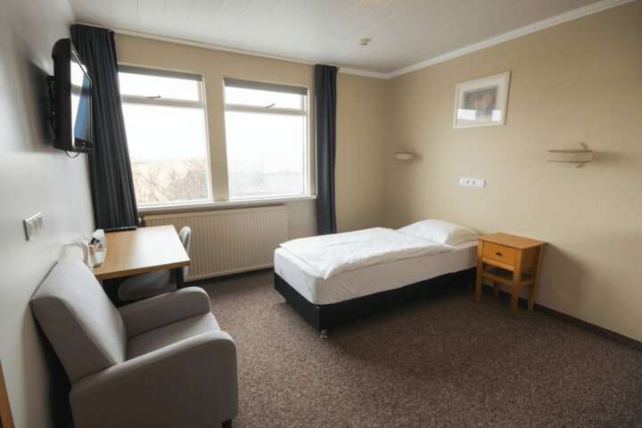Room 5 of 35