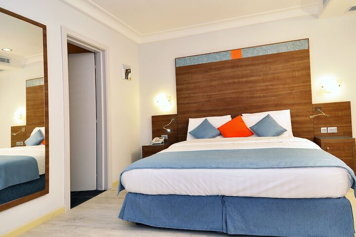 Room 16 of 53