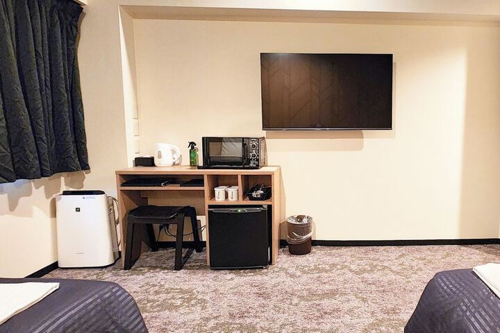 Room 15 of 28