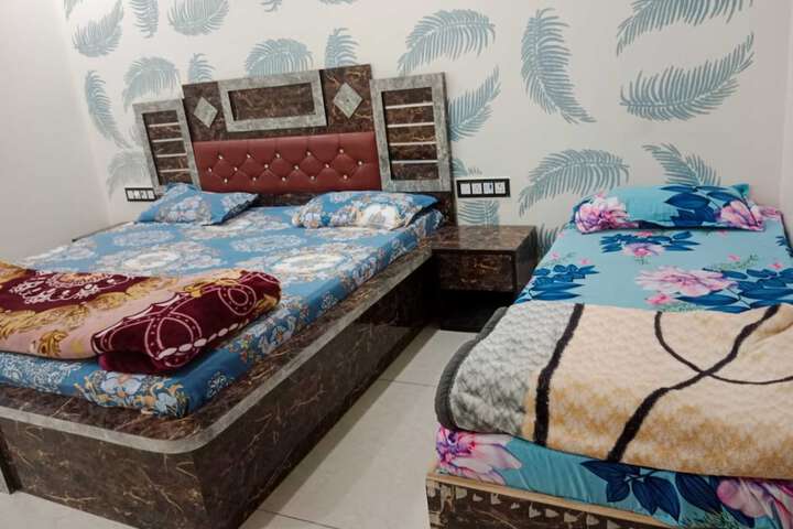 Room 13 of 23