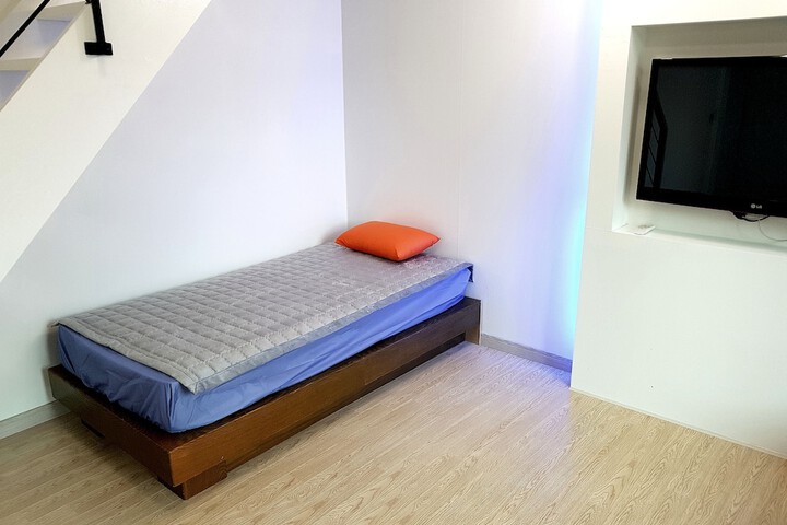Room 26 of 150
