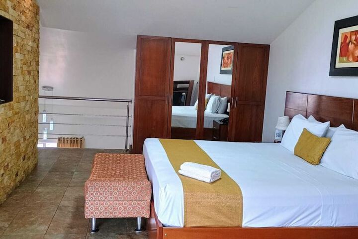 Room 25 of 107