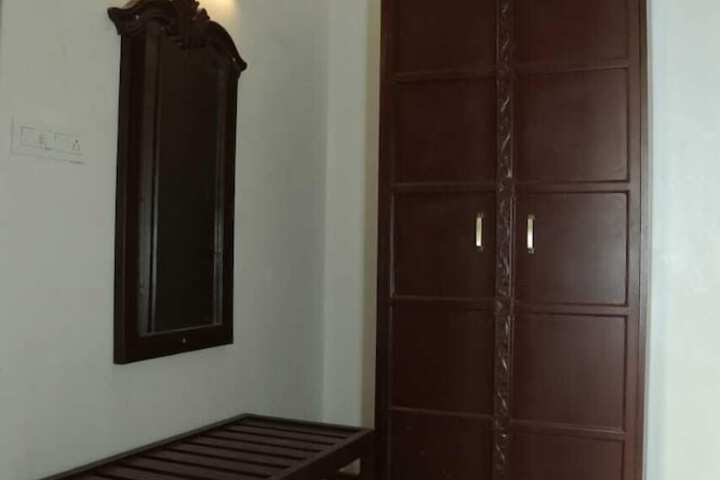 Room 34 of 37